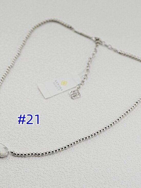 Kendra Scott Necklace - Picture 1 of 1